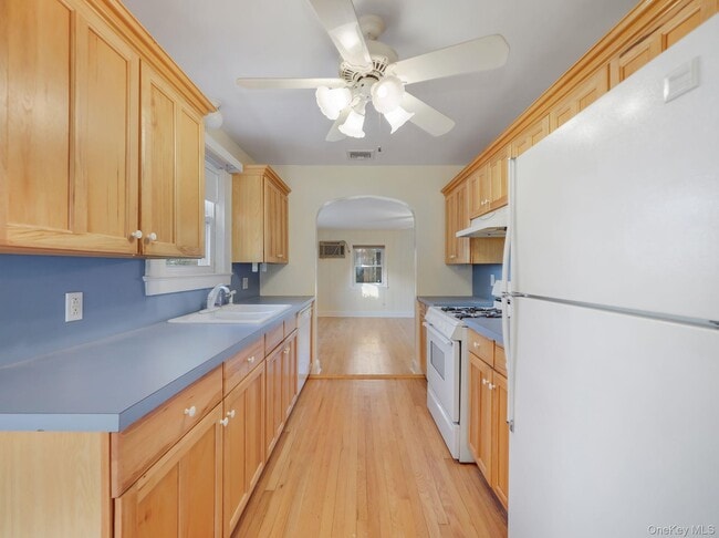 Building Photo - 18 Hughes St