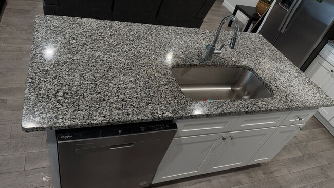 Building Photo - 4/2/2 NEWER CONSTRUCTION!