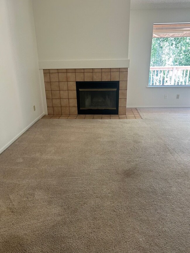 Building Photo - Idlewild Riverfront condo