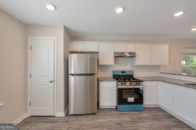 Building Photo - 328 Ashigan St