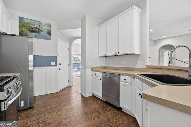 Building Photo - 28 Stonehenge Ct