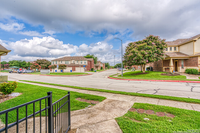 Building Photo - 2656 Grayson Way