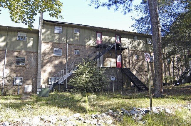 Building Photo - 5851 Lone Oak Dr SW
