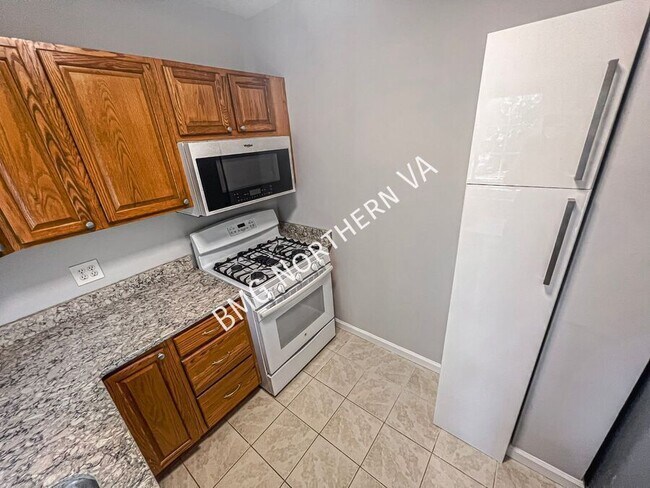 Building Photo - 1647 Fitzgerald Ln