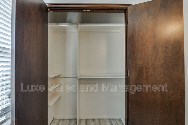 Building Photo - 1174 Misty Dr NW