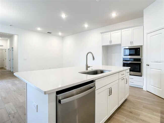 Building Photo - 652 Kimber Ln