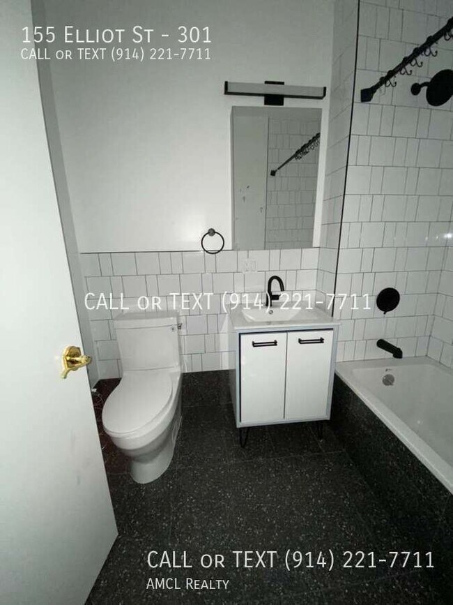 Building Photo - 155 Elliot St