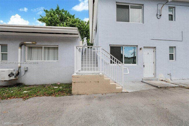 Primary Photo - 1145 NW 3rd St