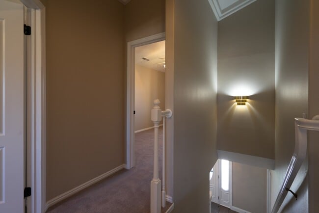 Building Photo - Spacious 6 Bedroom Home with a Balcony!