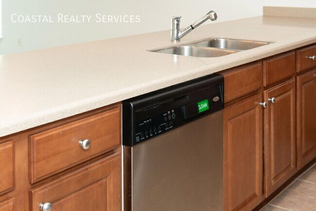 Building Photo - 113 Brooks St SE