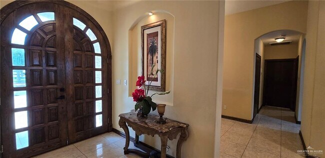 Building Photo - 12 Magdalena St