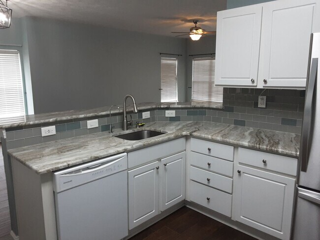 Building Photo - 5090 Windsor Green Way