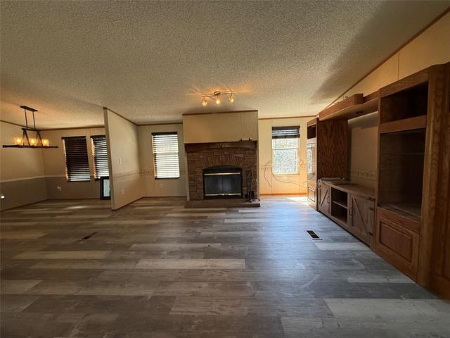 Building Photo - 822 FM 1187