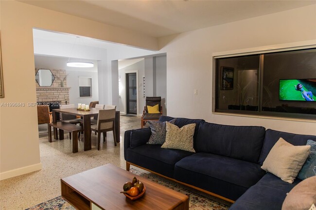 Building Photo - 2040 NE 173rd St