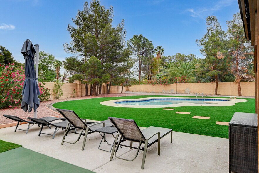 Building Photo - 2224 Lucerne Ct