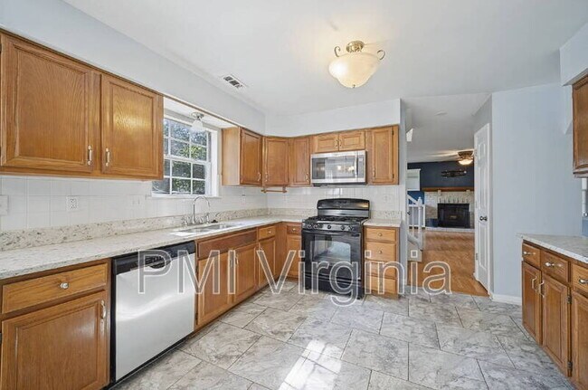 Building Photo - 1213 Ruxton Ct