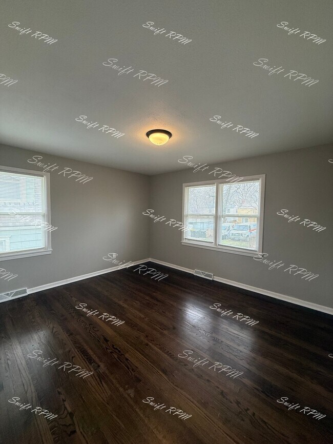 Building Photo - 1827 E 75th Terrace