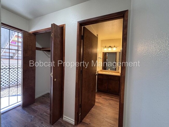 Building Photo - 1516 South Ct