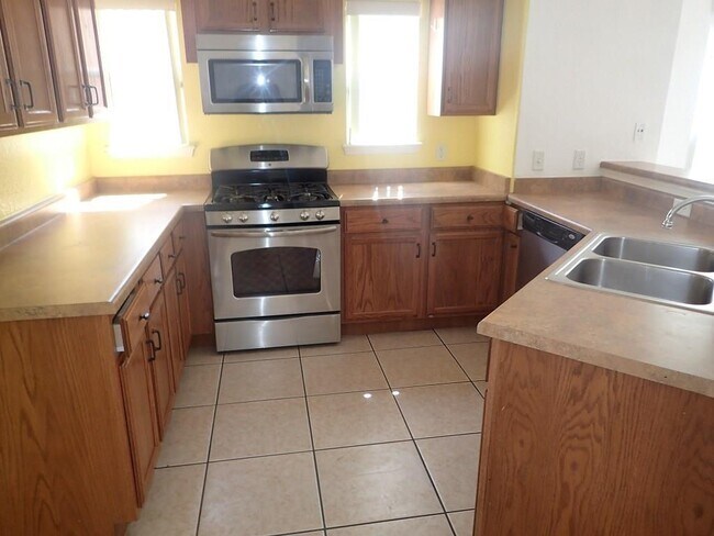 Building Photo - 12444 Tierra Inca Dr