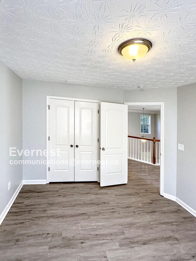 Building Photo - 632 Addison Way