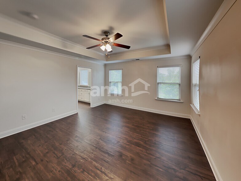 Building Photo - 1712 Weatherbrook Cir