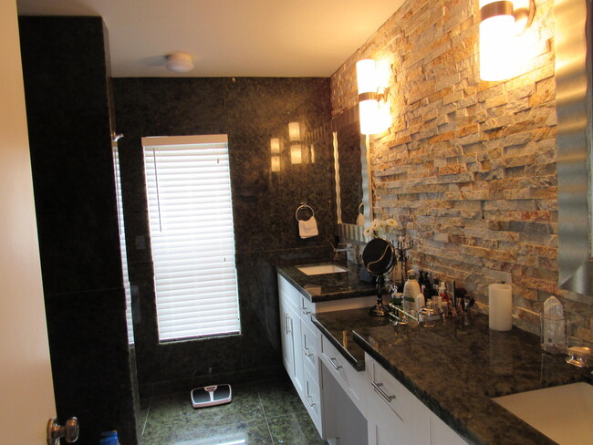 Building Photo - 22444 Middletown Dr