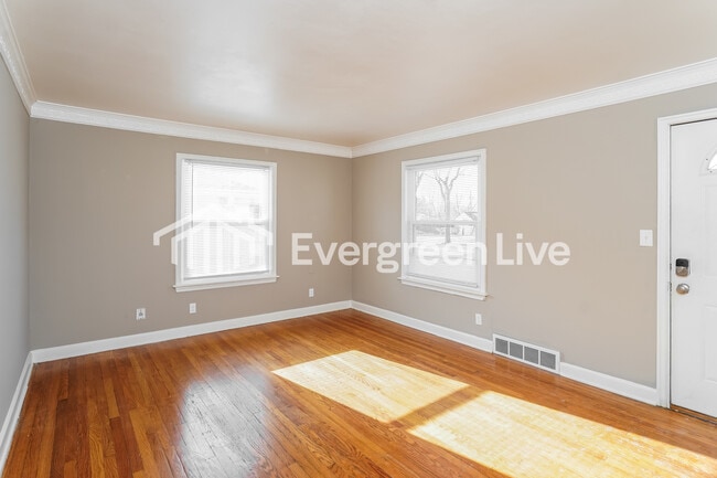 Building Photo - 4854 N 73rd St