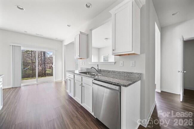 Building Photo - 715 Lackey St