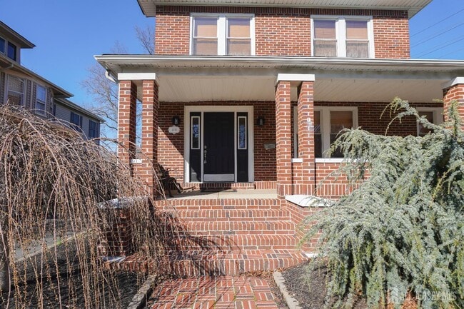 Building Photo - 400 Stockton St