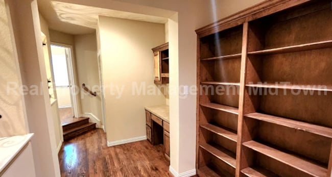 Building Photo - Well-Planned 4BR/3BA—Space for Guests, Off...