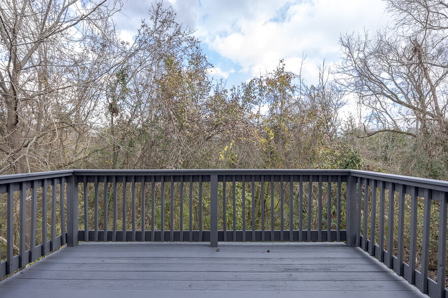Building Photo - 3317B Niagara Dr