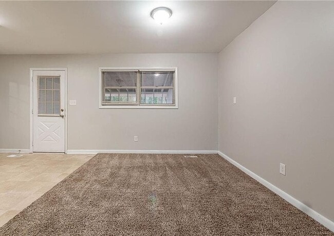 Building Photo - 1410 Willow Dr