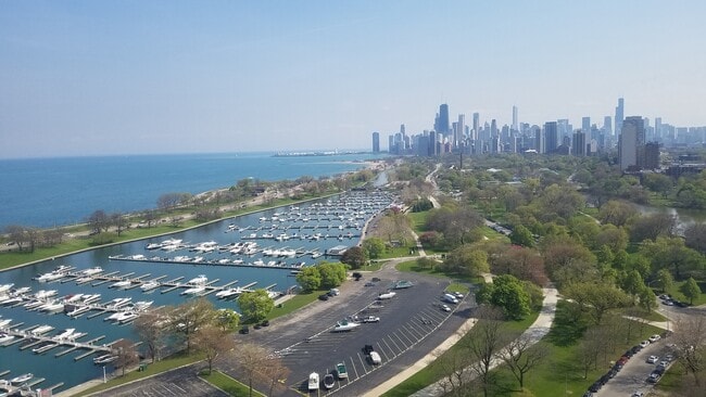 Building Photo - 2800 N Lake Shore Dr