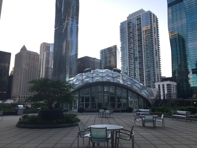 Building Photo - 400 E Randolph St