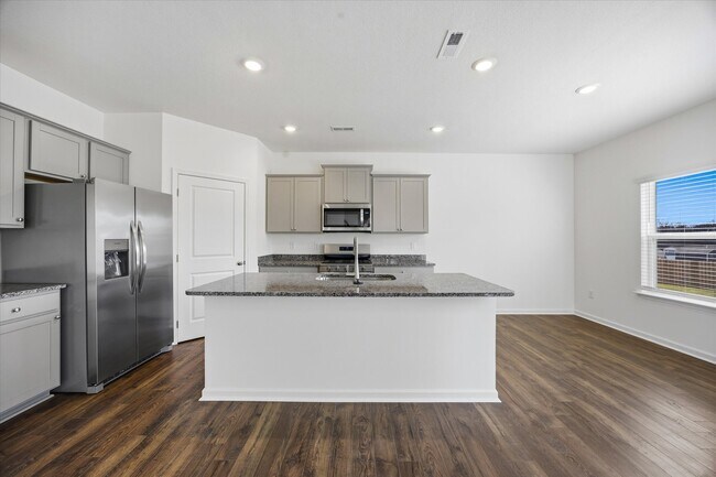 Building Photo - 702 N Saulsbury Ln