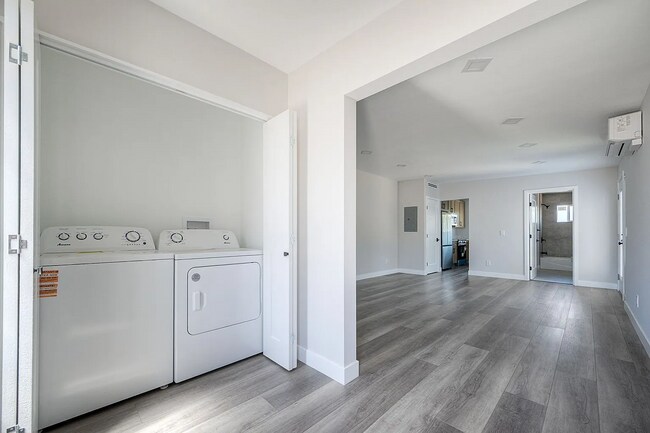 Building Photo - 199 Twin Oaks Cir