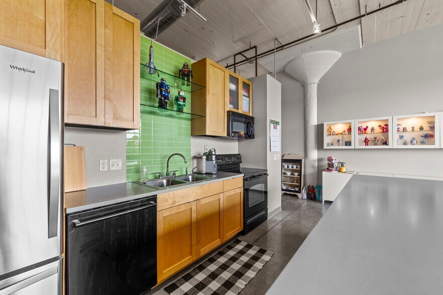 Building Photo - 730 Stinson Blvd