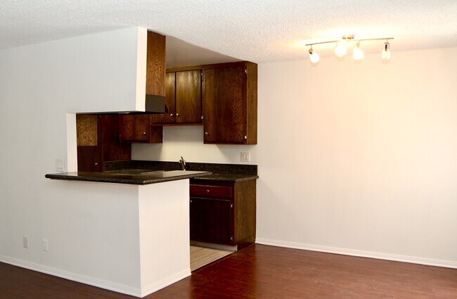 Building Photo - 3609 Jasmine Ave