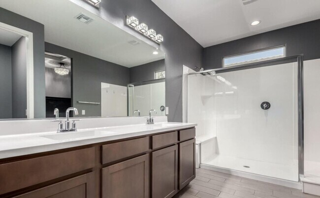 Building Photo - 38114 W San Clemente St