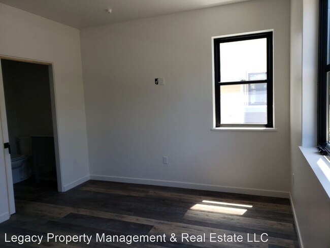 Building Photo - 632 McCorkle Ave