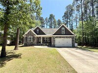 Building Photo - 275 Maplewood Dr