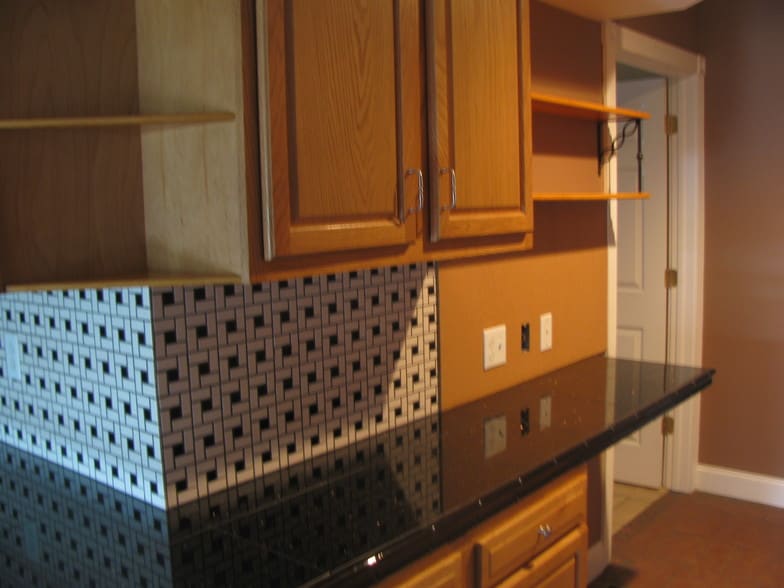 COMPUTOR DESK - 1561 W Southern Ave