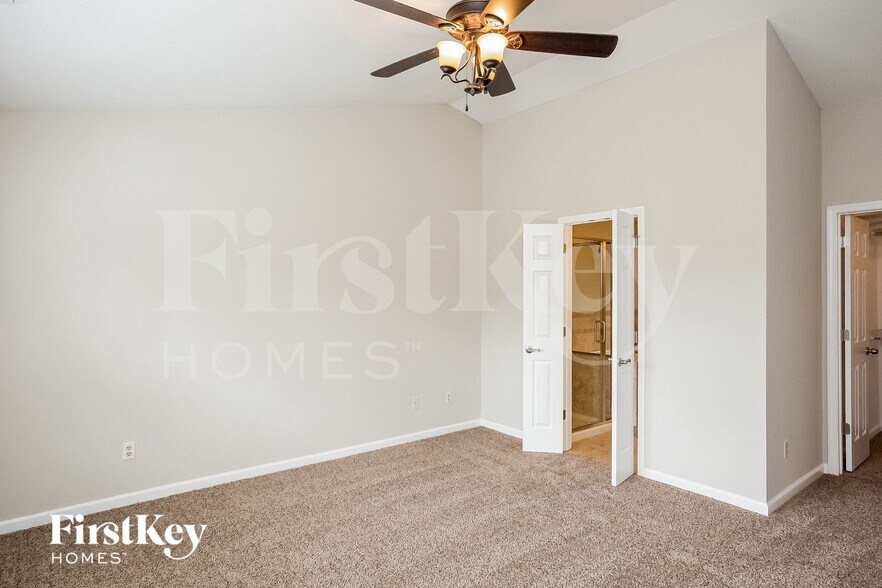 Building Photo - 17651 Willow Creek Way