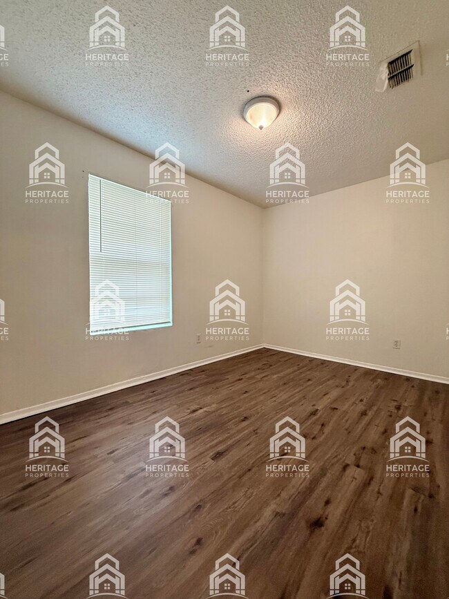 Building Photo - 101 N Bugle Dr