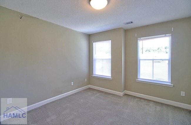 Building Photo - 587 Fairview Cir