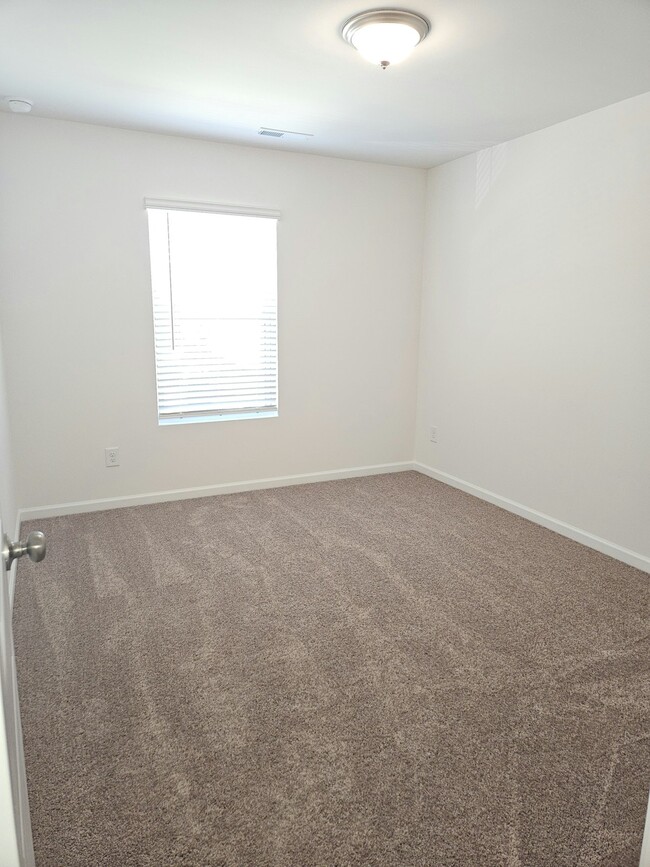 Building Photo - 3164 Lilac Grove Dr