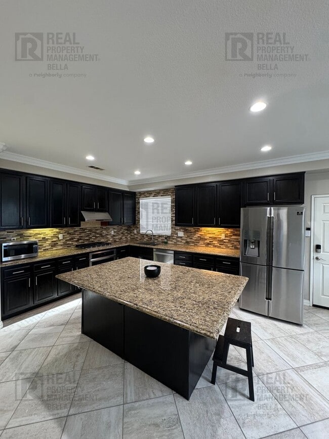 Building Photo - Gorgeous Murrieta Home with Main Floor Bedroom and Bathroom