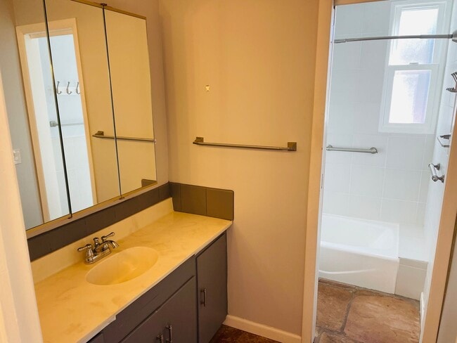 Building Photo - 3605 Moki Dr