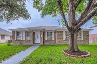 Building Photo - 1016 Thackeray Ln