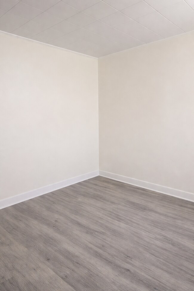 Building Photo - 363 Main St